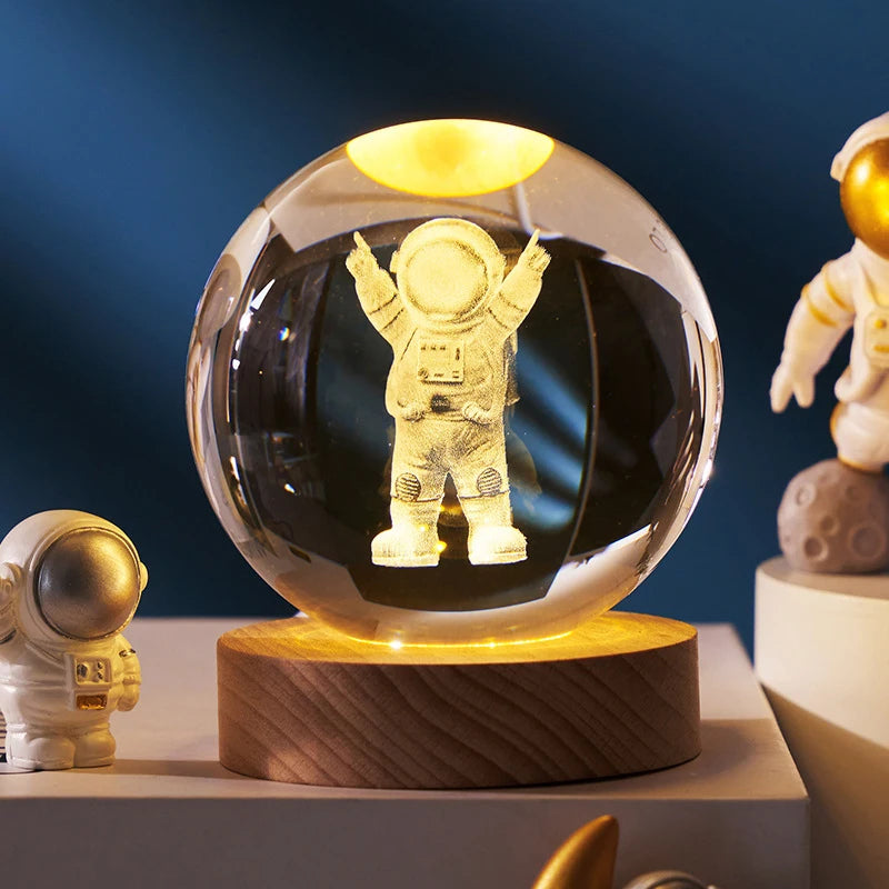 Lámpara de Mesa 3D Bola de Cristal – Luz Nocturna con Proyección de Planeta, Galaxia y Astronauta, Regalo Ideal para Niños