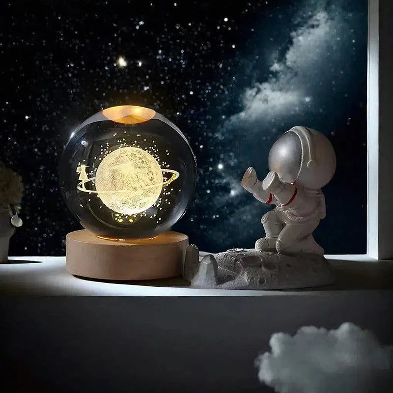 Lámpara de Mesa 3D Bola de Cristal – Luz Nocturna con Proyección de Planeta, Galaxia y Astronauta, Regalo Ideal para Niños